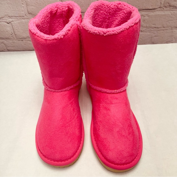 Women's Ugg Style Faux Suede Ankle Boots M (7-8) NWOT - Picture 4 of 8